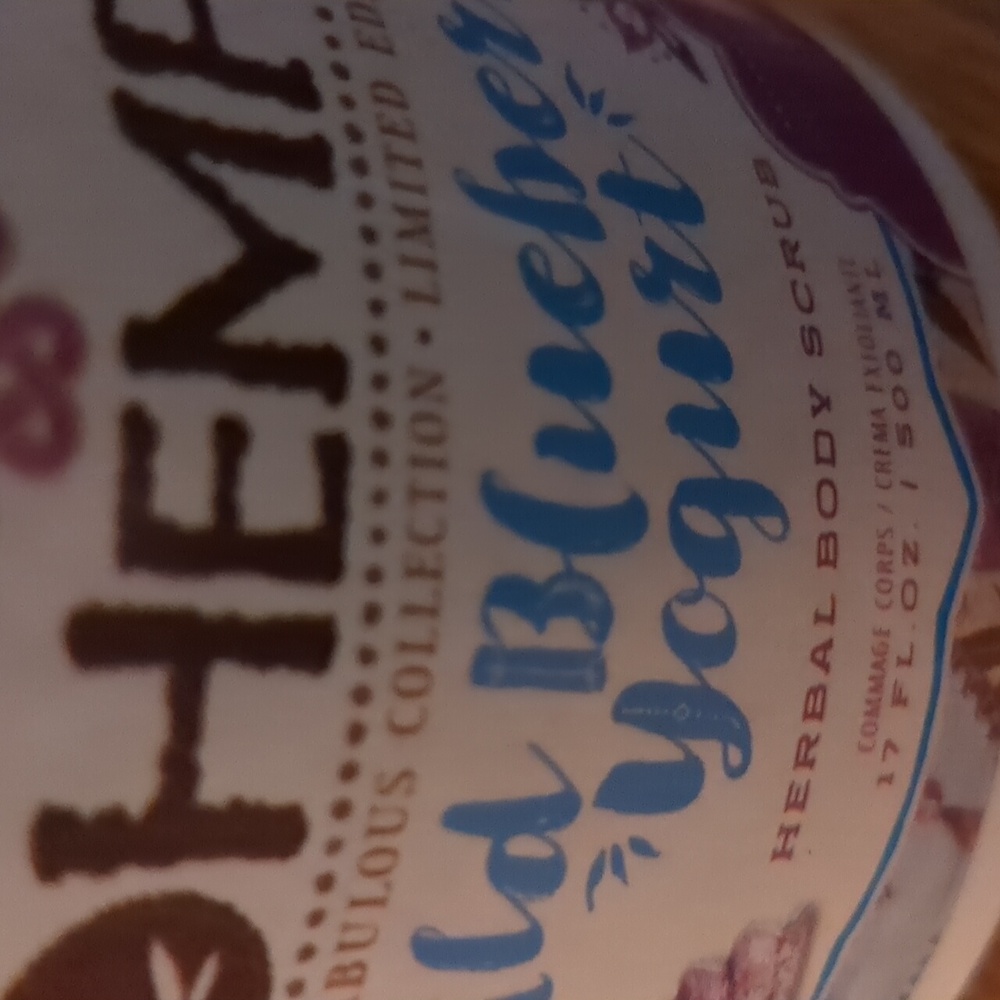 •Hempz Limited Edition Wild Blueberry/Yogurt Scrub - Picture 3 of 6